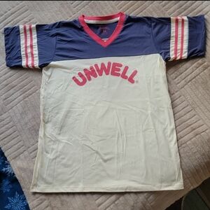 Unwell V-neck XL shirt #24 t-shirt